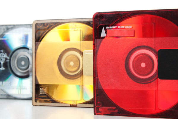 Оптические мини-диски, используемые для хранения аудио информации

