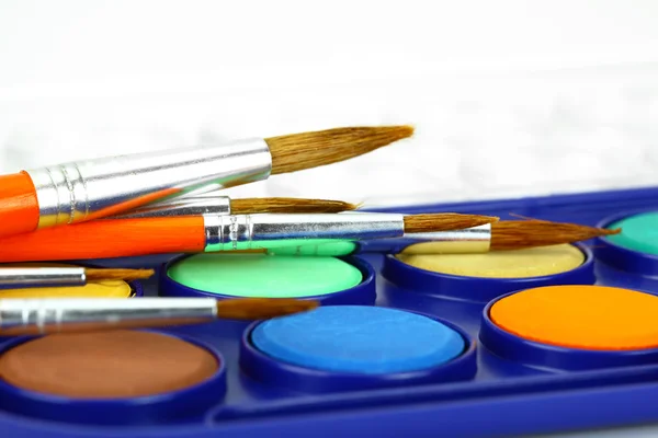 Watercolors and brushes — Stock Photo, Image