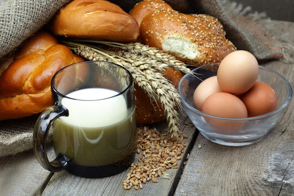 Brot, Milch — Stockfoto