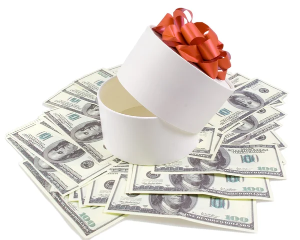 Белая круглая коробка с банкнотами за сто долларов — стоковое фото