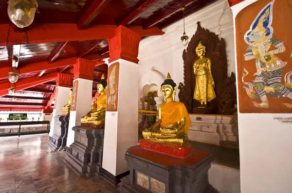 Budas doradas — Foto de Stock