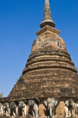 WAT Chang Lom