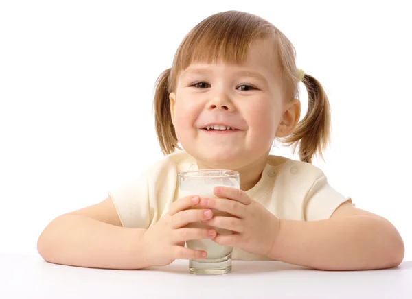 Niña bebe leche —  Fotos de Stock