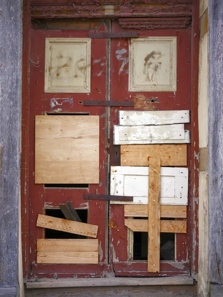 Πόρτα-μπαζωθεί και καρφωτό — Φωτογραφία Αρχείου