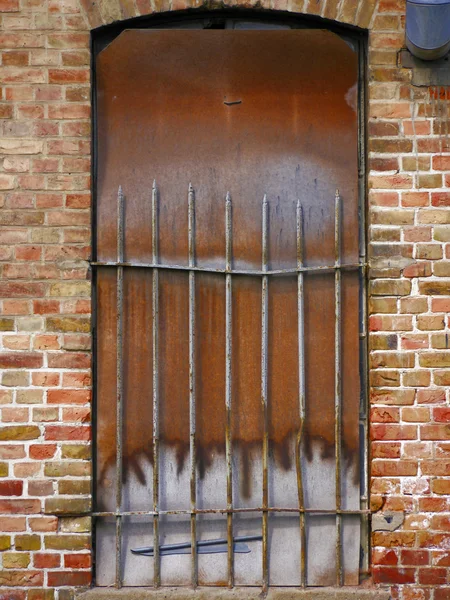 Edificio industrial Luckenwalde-barred window —  Fotos de Stock