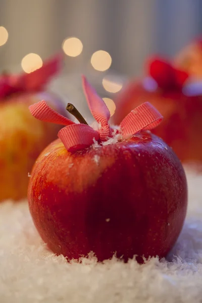 Рождественские яблоки — стоковое фото