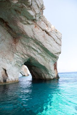 zakynthos mavi mağaralar