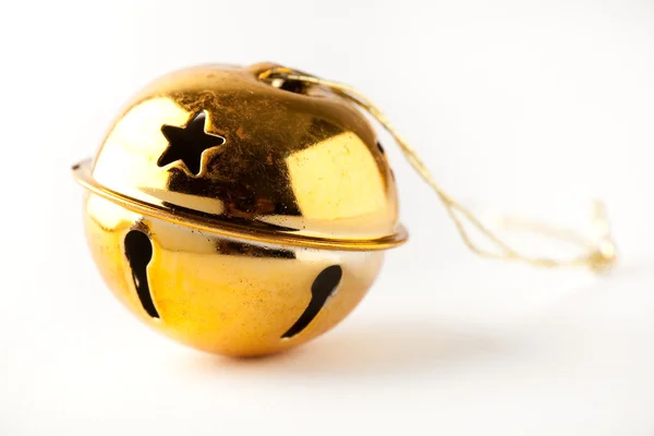 Bola de Navidad de oro sobre blanco —  Fotos de Stock