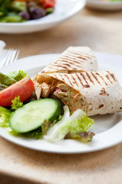 Delicious Chicken Wrap Salad Outdoor Restaurant Table — Stock Photo, Image