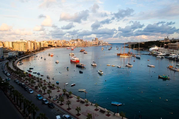 Puesta de sol en Sliema, Malta — Foto de Stock