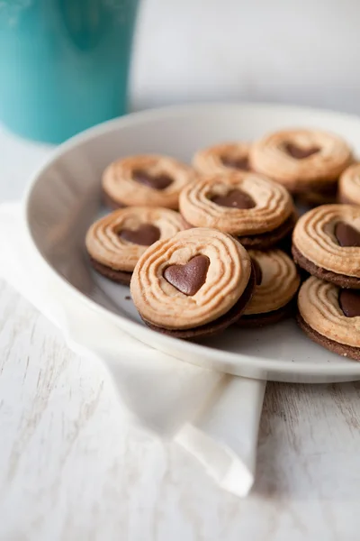 Niedliche Kekse Mit Herzförmigem Schokoladendetail — Stockfoto