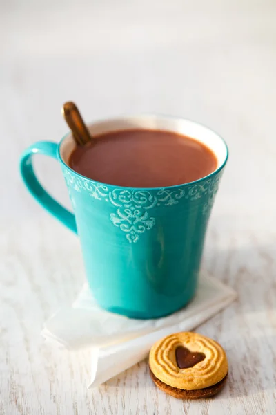 Chocolate quente e biscoito — Fotografia de Stock