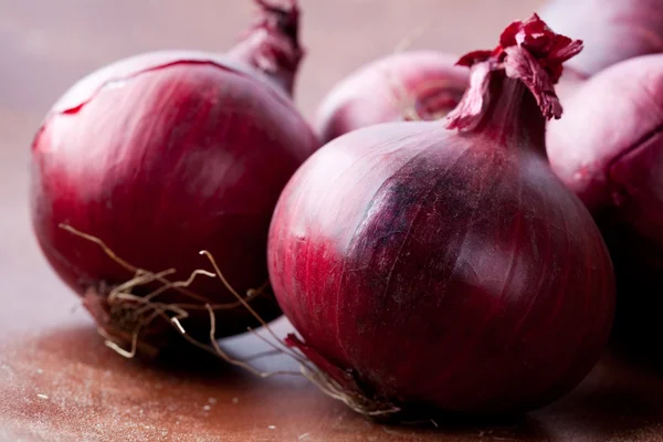 Close Fresh Red Onions Wooden Background — Stock Photo, Image