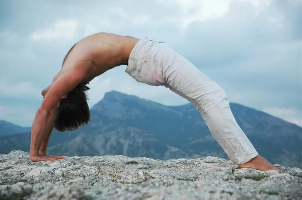 Hatha-yoga: puente Imágenes de stock libres de derechos