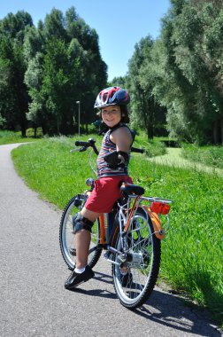 genç çocuk sürücü Bisiklet
