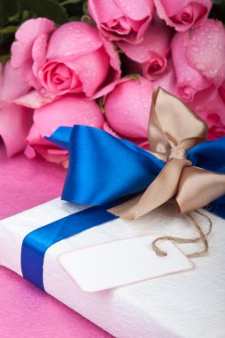 Valentine present with note clipart