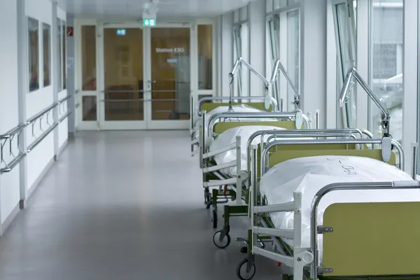 Lékařské nemocniční chodby místnost — Stock fotografie