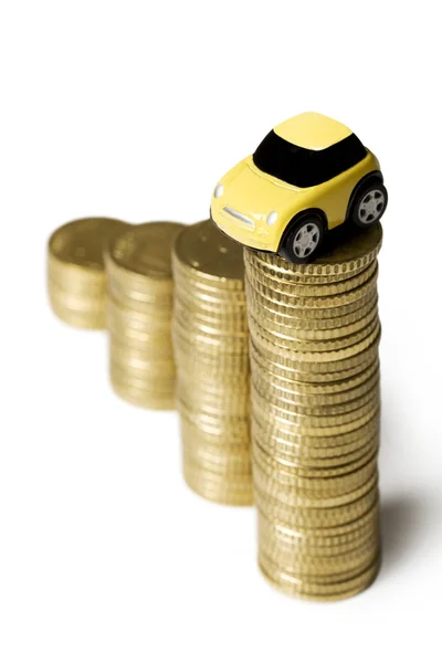 Экономия страховых денег на автомобиль — стоковое фото
