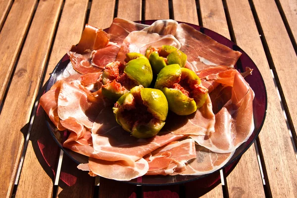 Parma ham with fig — Stock Photo, Image