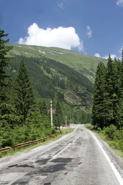 Transfagarasan - vägen på ett högt berg — Stockfoto