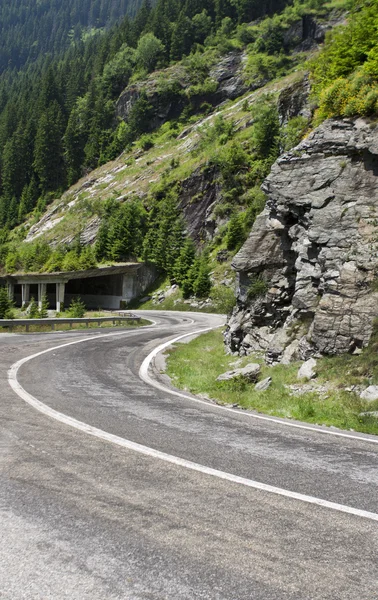 Transfagarasan - road on a high mountain — Stock Photo, Image