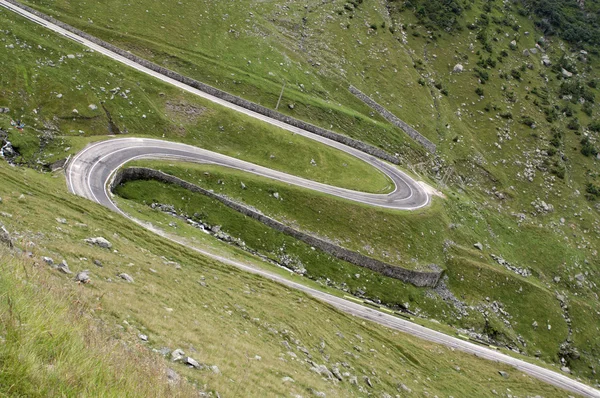 Curve on a high mountain road — Stock Photo, Image