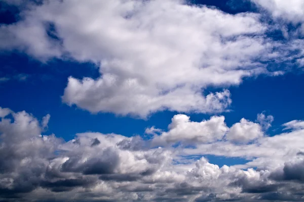 Явившись внезапно облака — стоковое фото