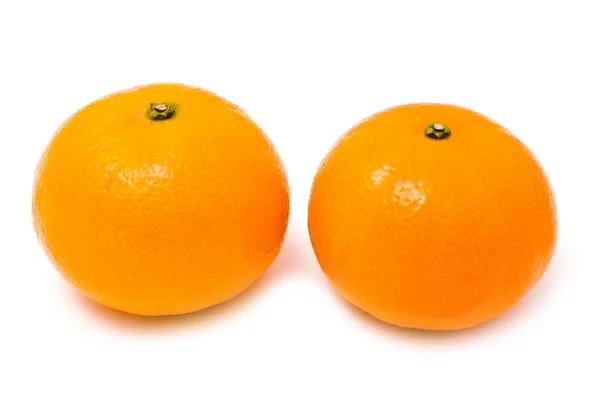2 つのオレンジ色のマンダリン — ストック写真