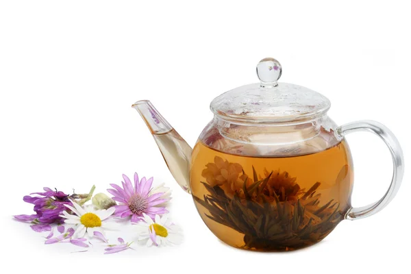 Wasserkocher mit Tee gebrühte Blume — Stockfoto