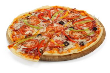 ahşap tahta üzerinde pizza