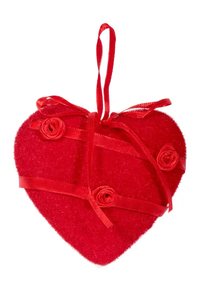 Corazón decorativo de terciopelo rojo en aislamiento — Foto de Stock