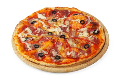 ahşap tahta üzerinde pizza