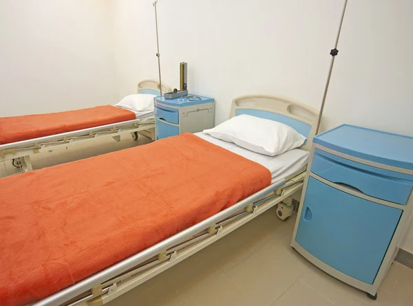 Sängar i en vårdavdelningen — Stockfoto