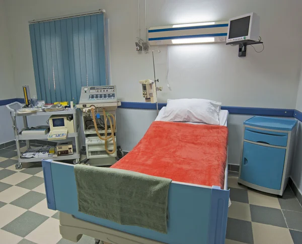 Reparto di terapia intensiva in un centro medico — Foto Stock