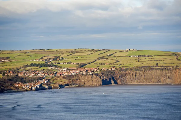 Small coastal town on the clifftops — Stock Photo, Image