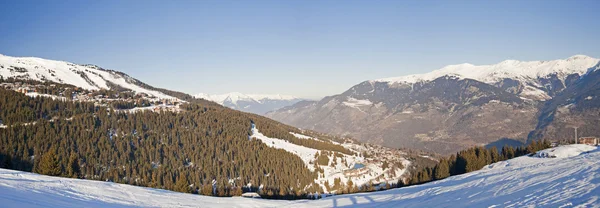 Panoramiczny widok na dolinę górski — Zdjęcie stockowe