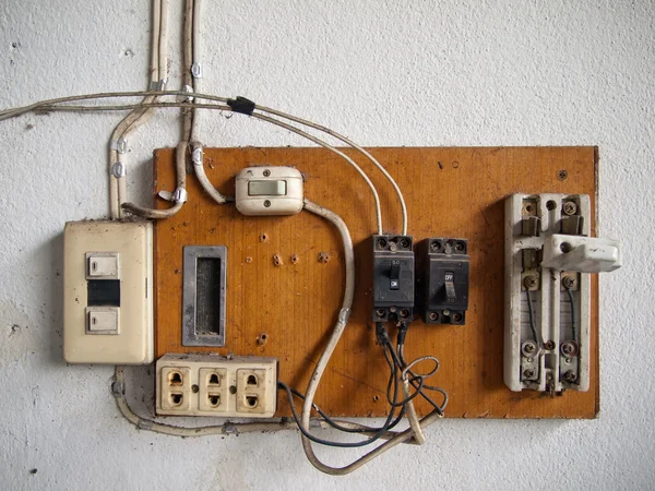 Elettrico in pannello di legno — Foto Stock