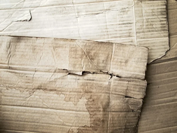 Sujo rasgado Brown crumpled papelão — Fotografia de Stock