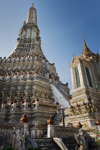 Ancienne grande pagode thaïlandaise — Photo
