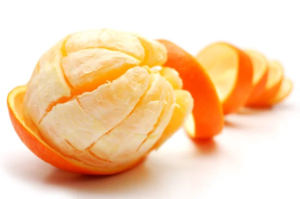 Πορτοκάλι και η φλούδα σε σπειροειδές σχήμα — Φωτογραφία Αρχείου