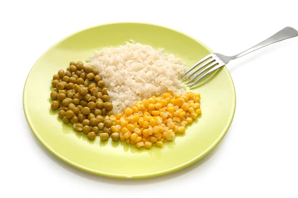 Vegetarianmat: ris, gröna ärtor och majs — Stockfoto