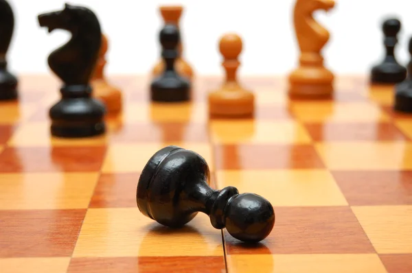 Black pawn is killed on chess war — Stock Photo, Image