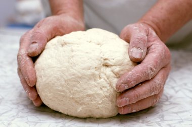 hamur yoğurma kadın baker eller