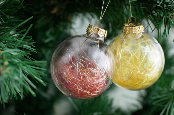 Стеклянные шарики - украшение елки — стоковое фото