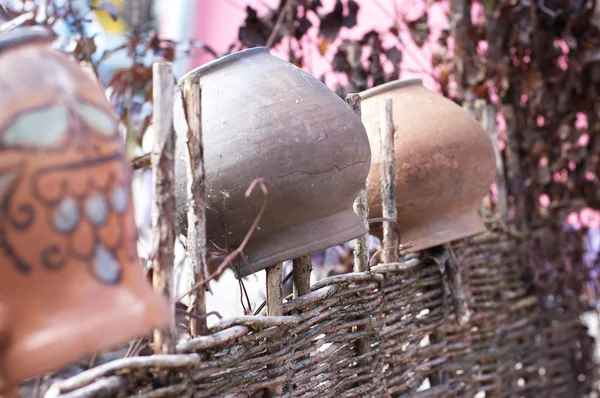 Alat Tembikar Buatan Tangan Dalam Wattle Budaya Ukraina — Stok Foto