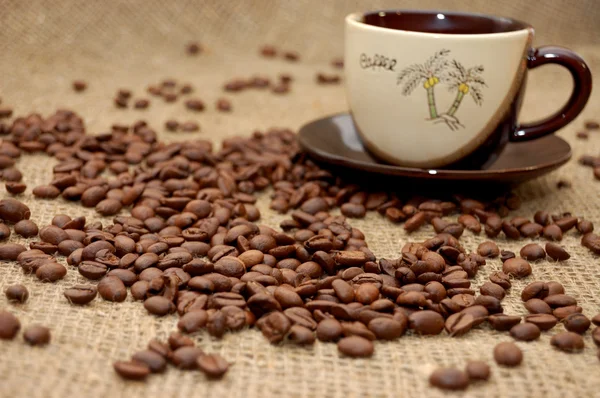 Granos Café Foco Taza Con Cofee Fondo — Foto de Stock