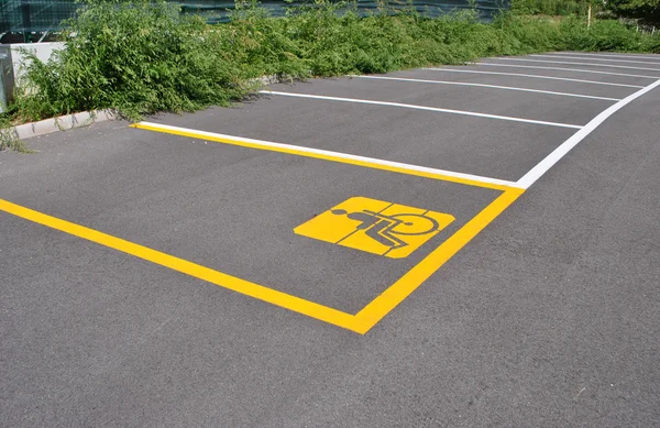 Parkplätze für Autos — Stockfoto