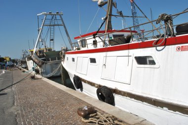 Port boats