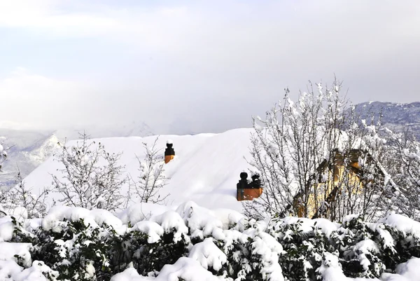 Casa di montagna neve — Foto Stock