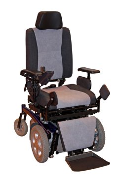 Motorlu özürlü tekerlekli sandalye.